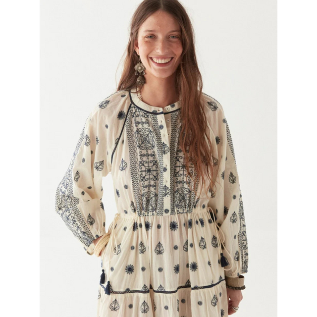 Maison Hotel Caroline Kleid