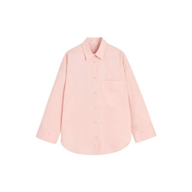 Elegant rose dust skjorte fra By Malene Birger i klassisk snit med lange ærmer og knaplukning foran.