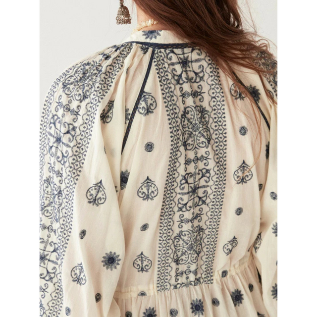 Maison Hotel Caroline Kleid