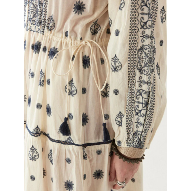 Maison Hotel Caroline Kleid