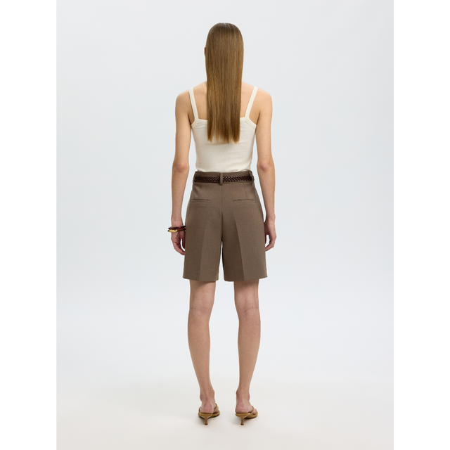 Rita HW Shorts fra Selected Women - model bag